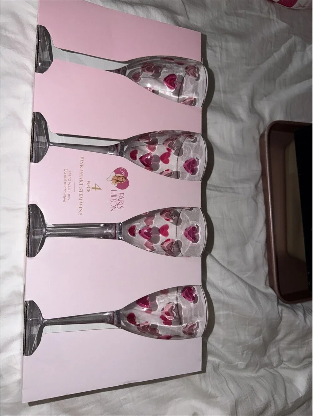 Paris Hilton  Pink Heart Stem Wine  cups Set 4 Piece plastic ware